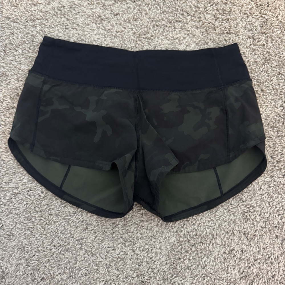 lululemon speed up low risers 2.5” shorts - CAMO
